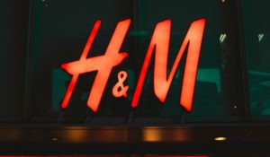 Neon H&M sign