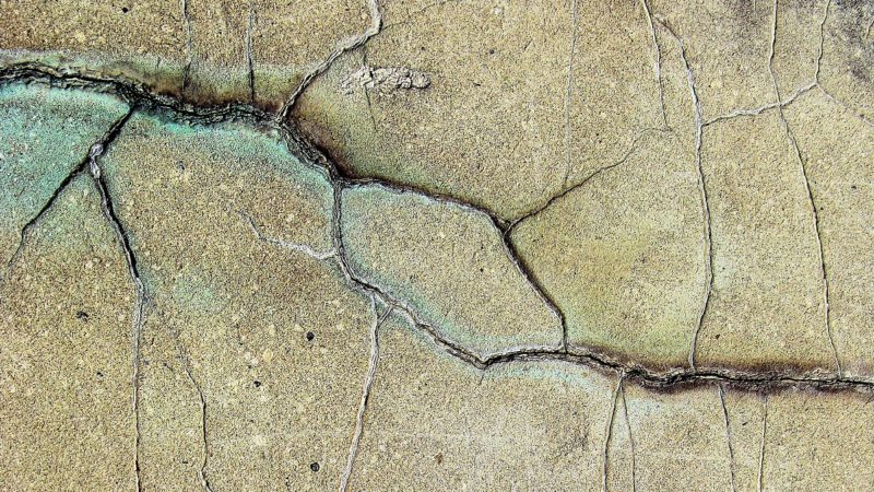 Crack in cement