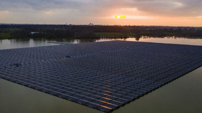 Zonnepark Bomhofsplas floating solar park