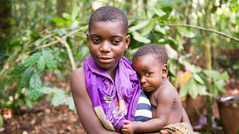 Aka mother and child, Central African Republic