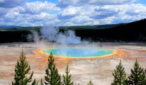 Yellowstone National Park's Great Prismatic Spring